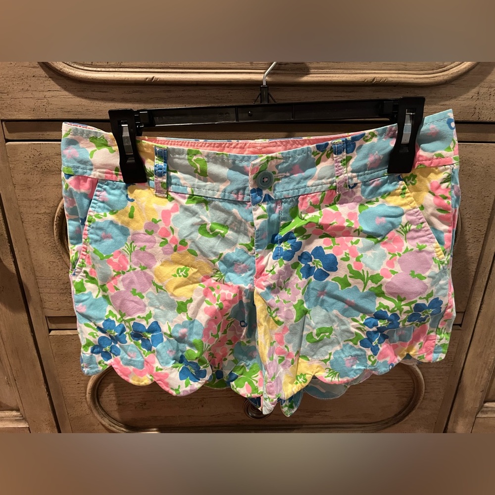 Lilly Pulitzer buttercup shorts